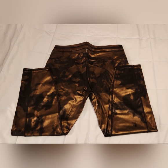 Zyia Metallic Pull on Luxe leggings - Picture 4 of 8
